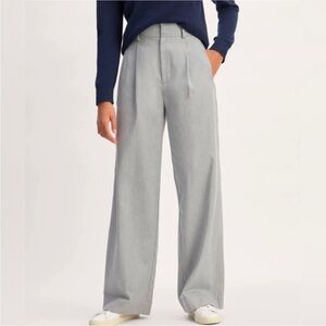 Everlane The Draper Pleated Pant in Buttersmooth in Gray